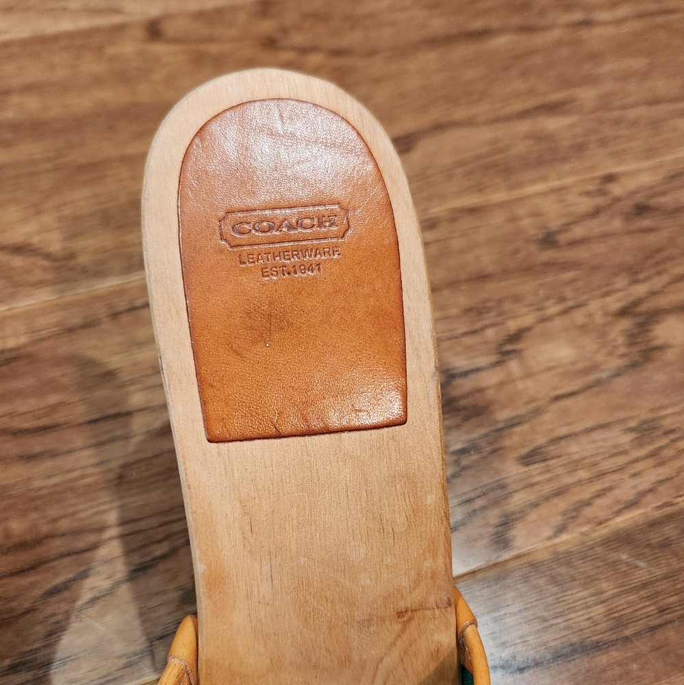 Sandals - Picture 2 of 4